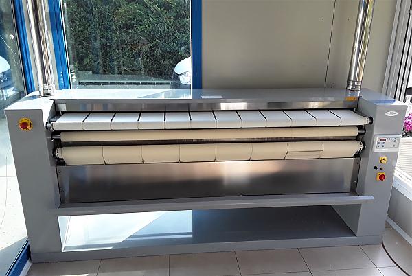 Bügelmaschine_Villa Michelangelo_1 Bügelmaschine_Villa Michelangelo_1