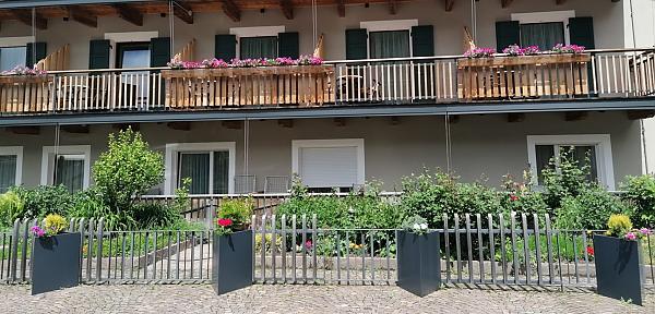 hotel oberwirt_blumentröge